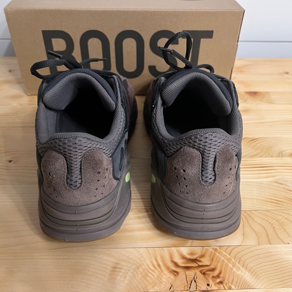 Yeezy Boost 700 V1 Mauve - Sz 10.5 - Picture 9 of 12